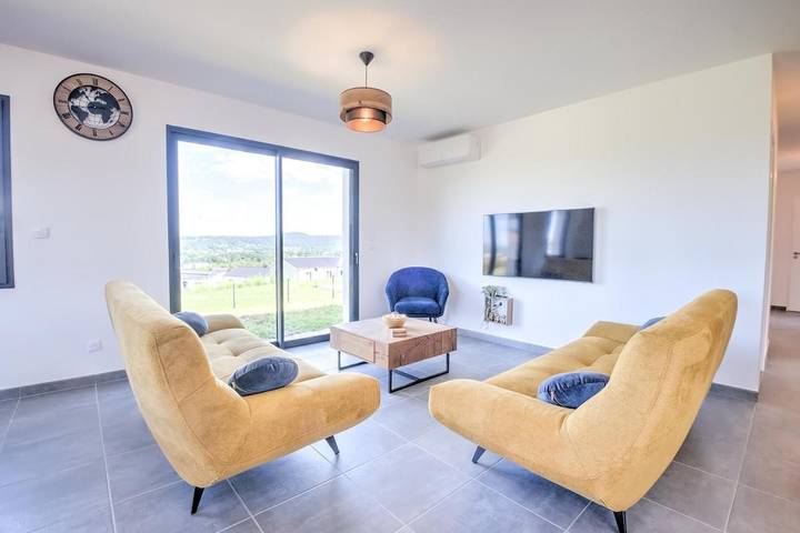 Maison d’hôte pour 8 personnes, avec terrasse et piscine