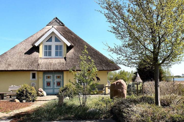 Ferienhaus für 5 Personen, mit Garten und Terrasse sowie Sauna in Garz/Rügen