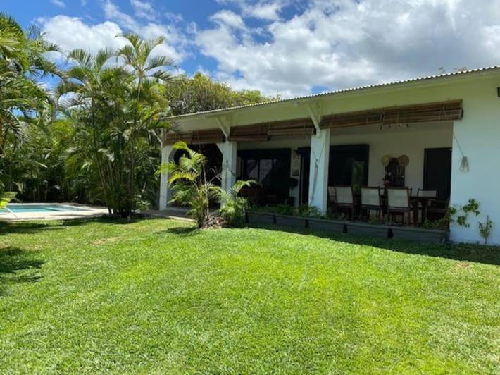 Location de vacances pour 10 personnes, avec vue ainsi que piscine et jardin, animaux acceptés dans Plage de Trou d'eau - 4