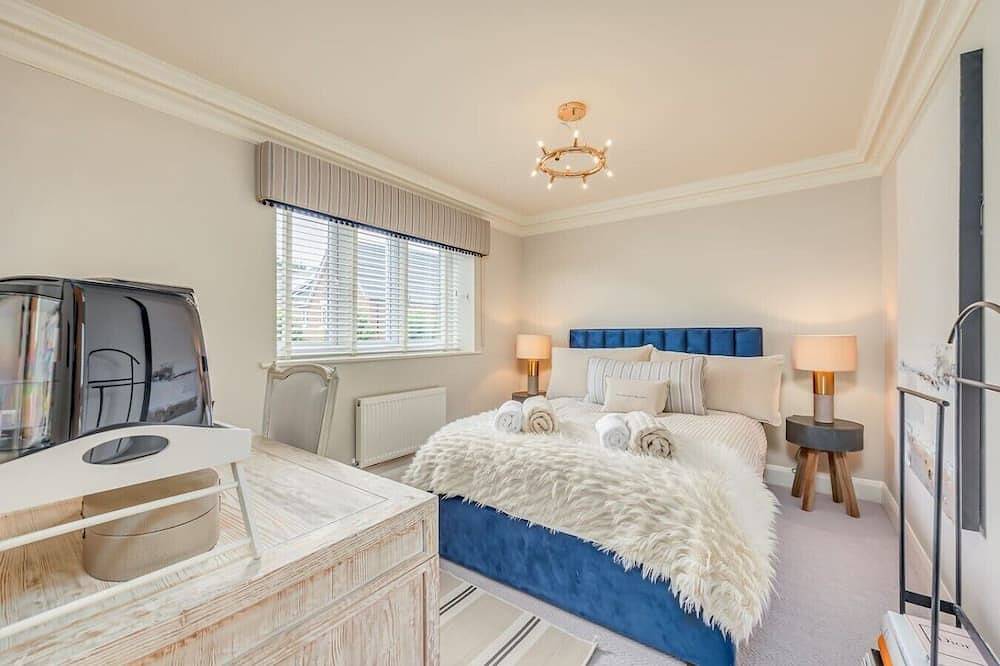 Stunning House • 30-Min to Silverstone • Office • Balcony • Parking • Self-Check-In • Yoko Property in Milton Keynes, South East England