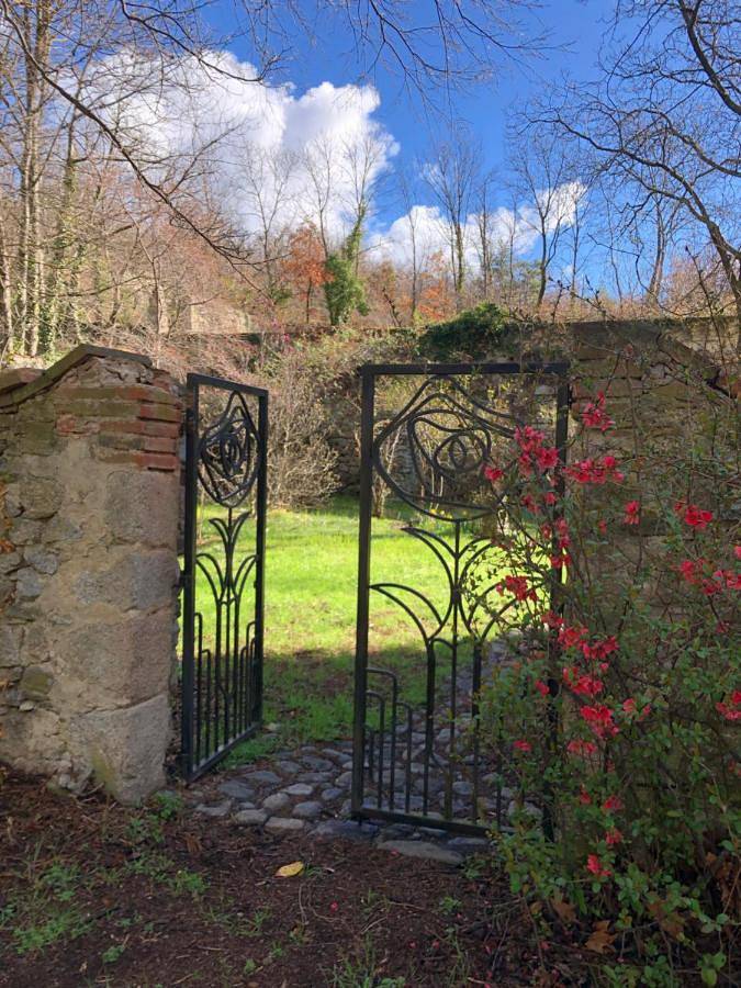 Location de vacances pour 4 personnes, avec jardin ainsi que sauna et vue à Campôme - 3
