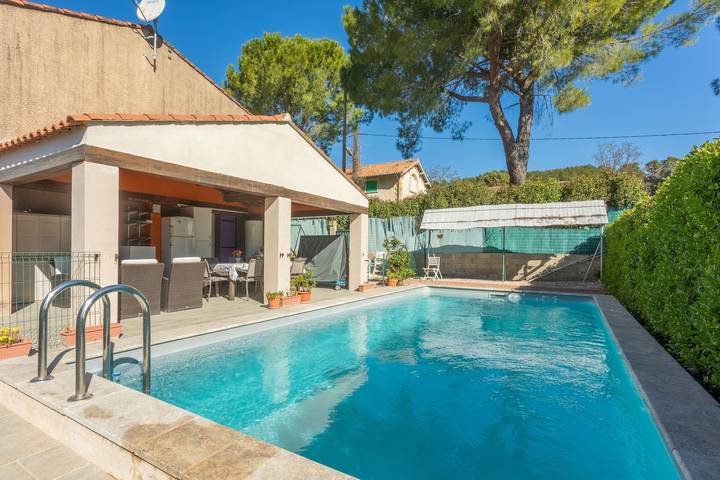 Chambre d’hôte pour 4 personnes, avec Jardin à Lorgues