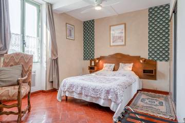 Chambre pour 4 Personnes dans Violès, Provence, Photo 1