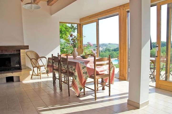Location de vacances pour 6 personnes, avec terrasse et jardin à Sagelat