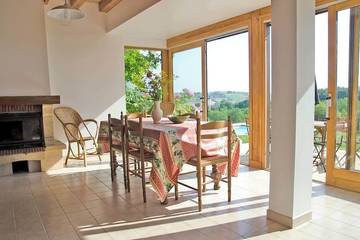 Gîte pour 6 personnes, avec terrasse et jardin à Sagelat