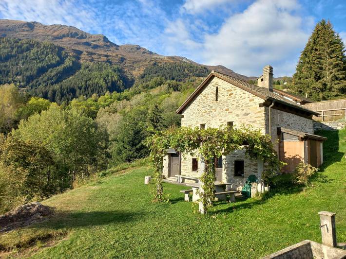 Ferienhaus für 4 Personen, mit Terrasse und Garten im Ticino
