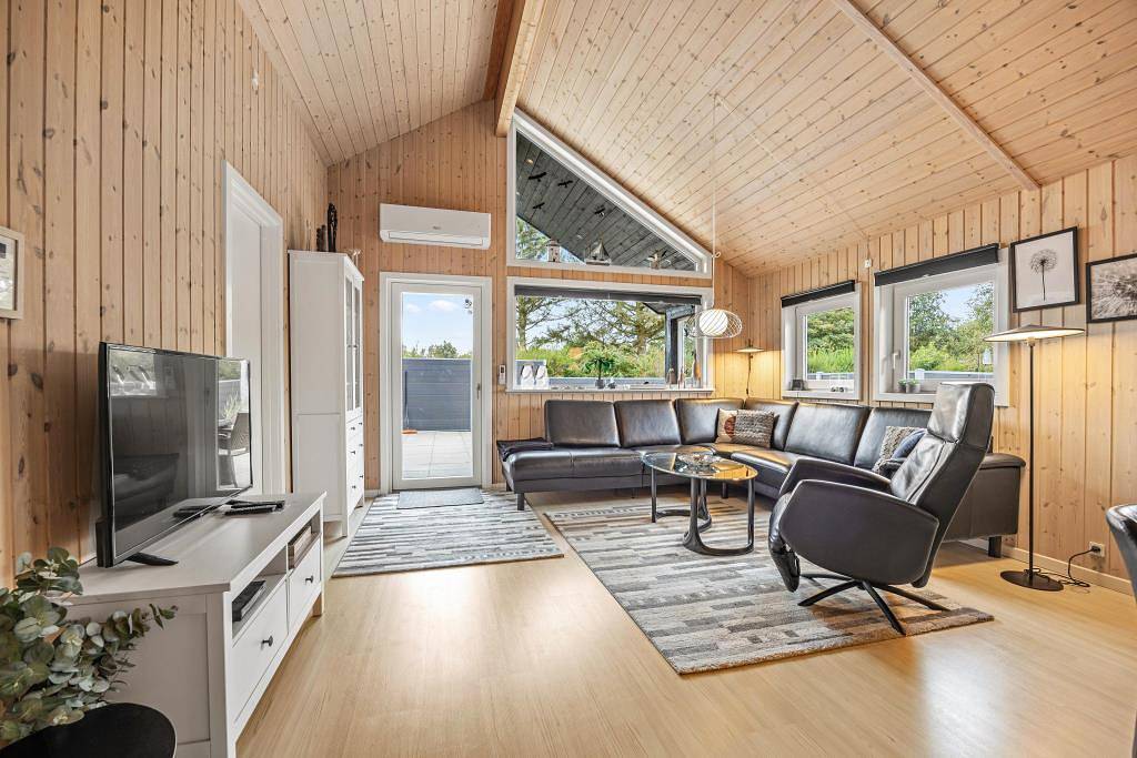 Modernes Ferienhaus für 8 Personen mit Außensauna & Whirlpool  in Jegum, Jegum Ferieland