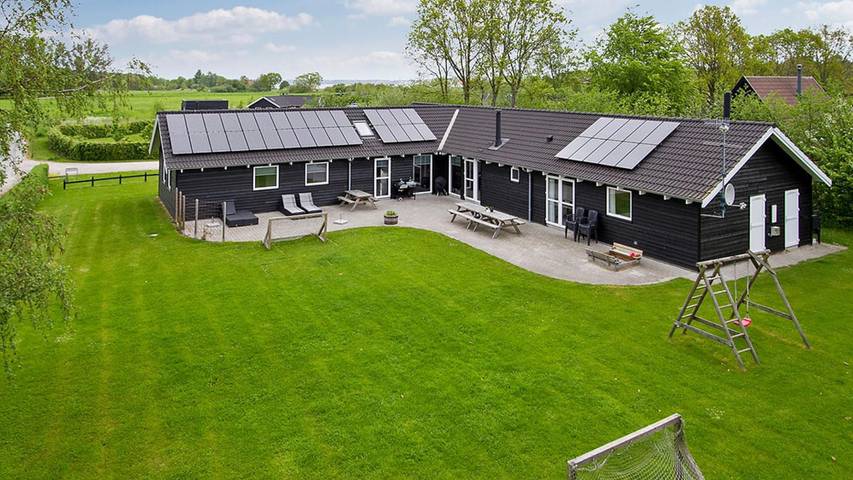 Ferienhaus für 18 Personen, mit Sauna, mit Haustier in Ahl Strand