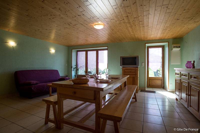 Gîte de charme de 70m2 avec parking, jardin et internet - 2.5km de Valz-sous-Châteauneuf in Saint-Jean-Saint-Gervais, Région de Besse-et-Saint-Anastaise