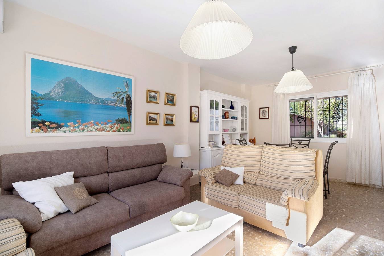 Villa 'Valdelagrana' with Shared Pool, Wi-Fi and Air Conditioning in Valdelagrana, El Puerto de Santa María