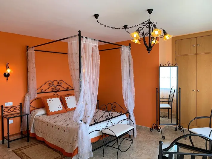 Apartamento de vacaciones para 10 personas, con balcón y piscina además de jardín y vistas - 1