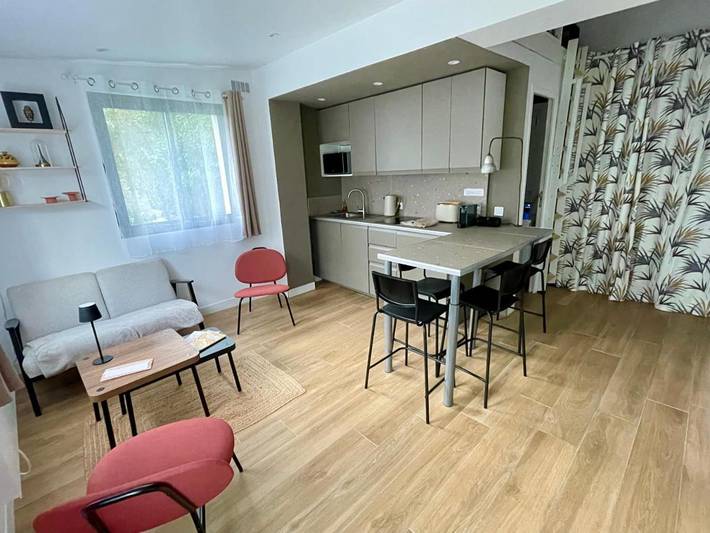 Location de vacances pour 4 personnes, avec terrasse et jardin à Champigny-sur-Marne