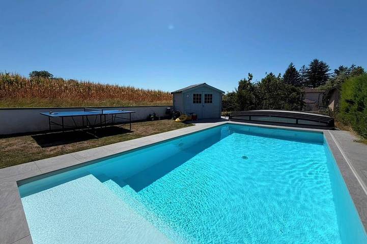 Location de vacances pour 14 personnes dans Villieu-Loyes-Mollon