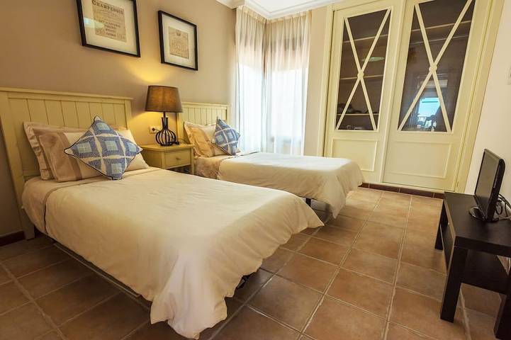 Purer Genuss, Billardtisch, Whirlpool, beheizter Pool, kostenloses Wifi, Full Sky Tv !! in Caleta de Fuste, Antigua