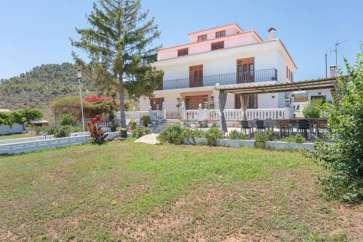 Casa rural para 26 personas, con jardín, Se admiten mascotas en Provincia de Castellón - 2