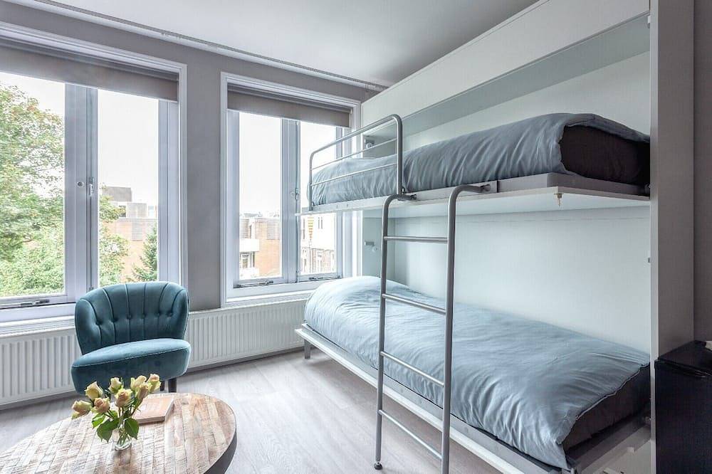 Geheel appartement, Spacious 2–4p Family Stay Haarlem, 10 min walk Centre, Easy Train to Amsterdam in Haarlem, Nederlandse Noordzeekust