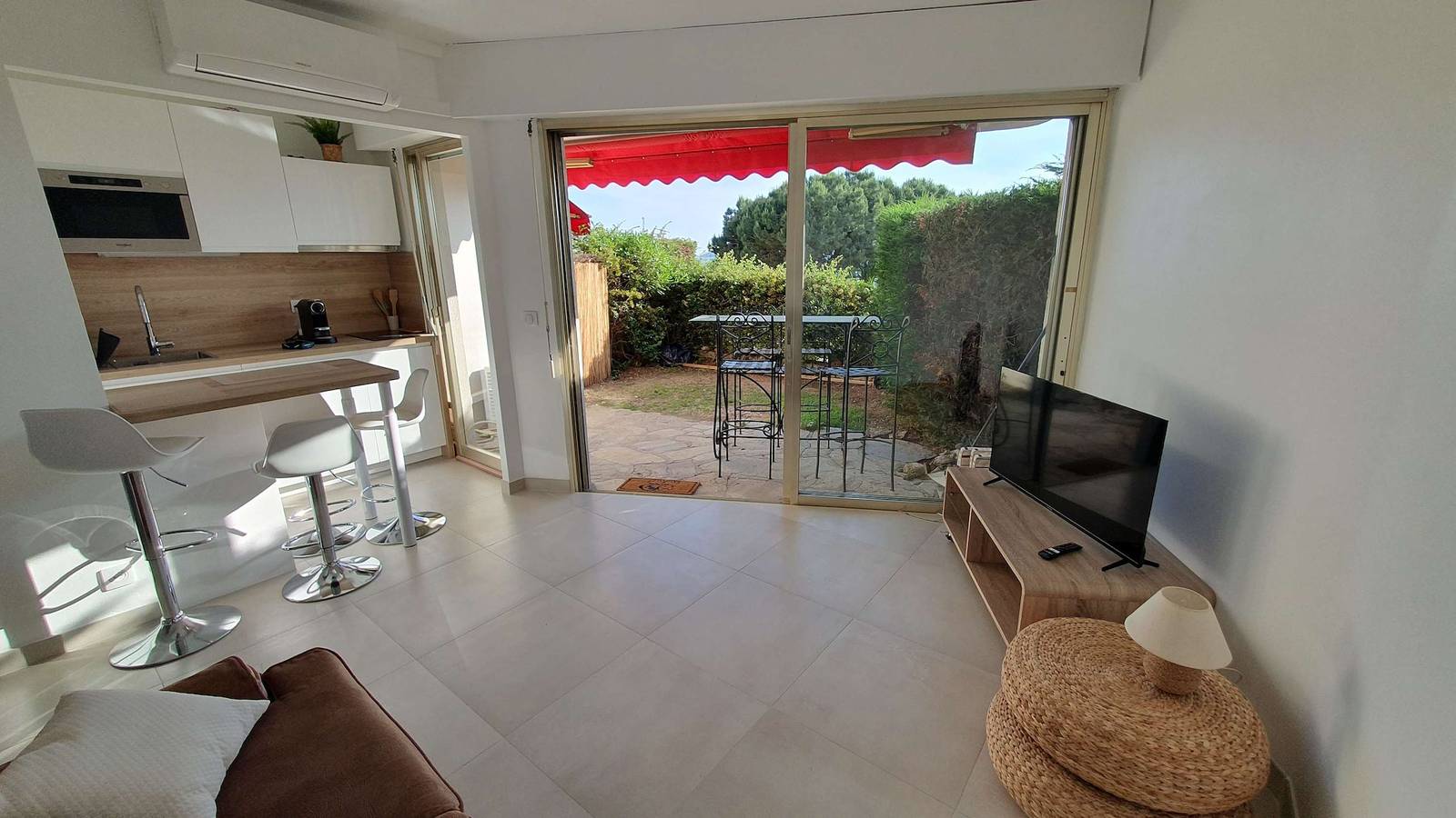 Appartement entier, Appartement de vacances pour 2 personnes avec jardin in Cannes La Bocca, Cannes