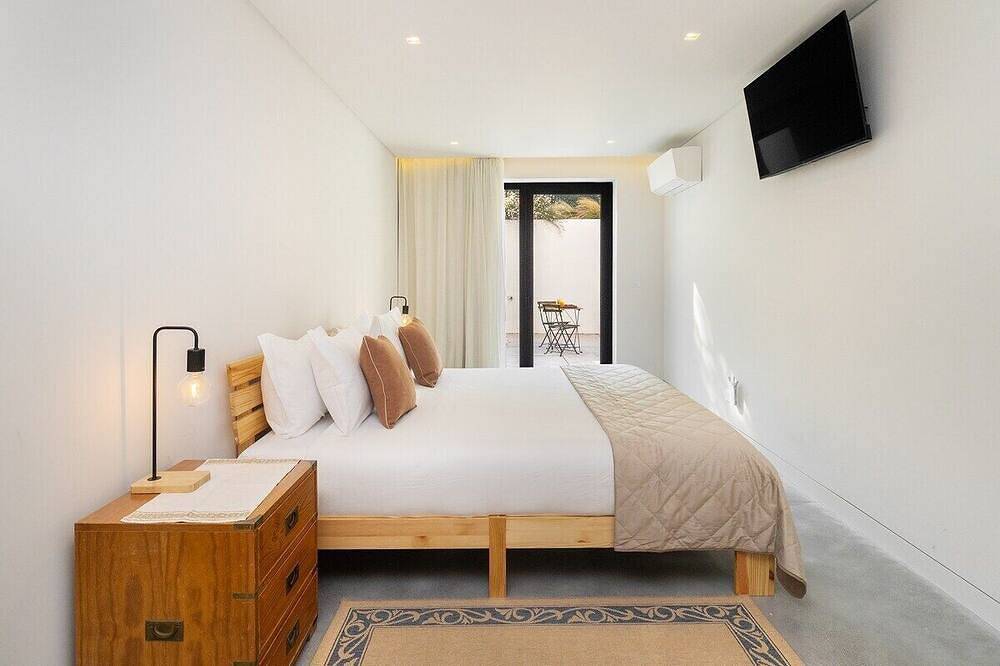 Ganze Wohnung, Beachside bliss: Carcavelos 1Br w/patio & parking in Carcavelos e Parede, Costa de Lisboa