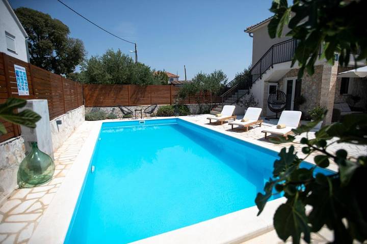 Villa pour 6 personnes, avec piscine ainsi que jardin et vue, animaux acceptés à Drage (Pakoštane) - 3