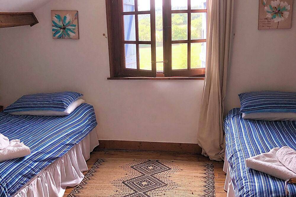 Charming 4 Bedroom Farmhouse N Brantome With Heated Pool At Reduced Price in Grand-Brassac, Périgord Vert