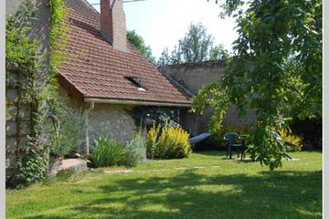 Gîte pour 4 personnes, avec jardin et terrasse à Cindré