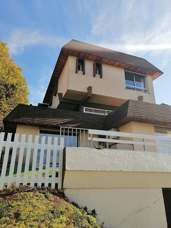 Chambre d’hôte pour 2 personnes, avec jardin ainsi que jacuzzi et piscine dans le Lot