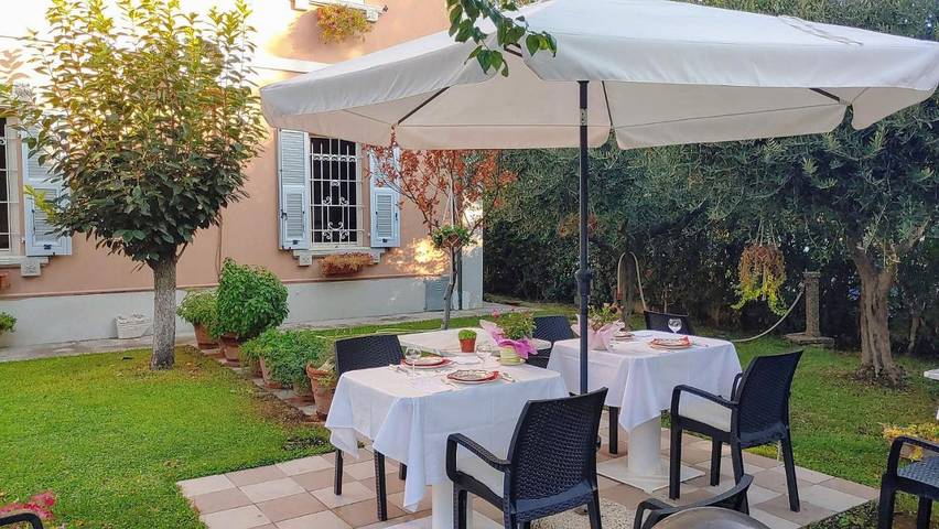 Chambre d’hôte pour 3 personnes, avec Terrasse ainsi que Jardin et Vue à Fano