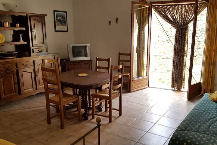 Location de vacances pour 4 personnes, avec piscine et jardin à Flassan - 2