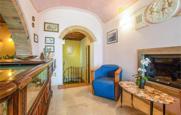 Appartamento con vista sul fiume, parcheggio e Wi-Fi in Volterra, Pisa e dintorni