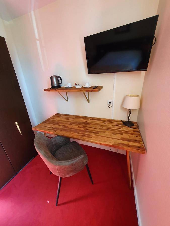 Hôtel pour 3 personnes, avec terrasse, animaux acceptés à Le Lude - 3