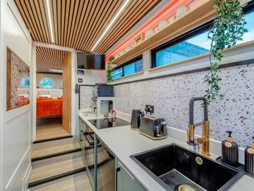 Log Cabin for 4 People in Goodrington, Paignton, Photo 4