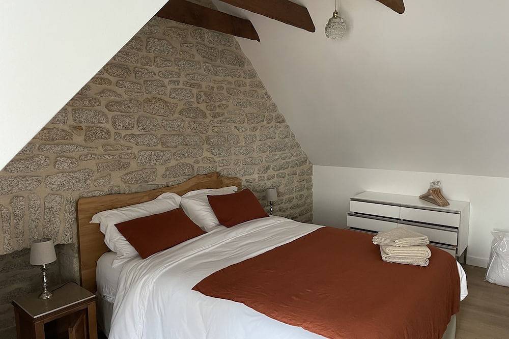 Completely renovated fisherman's house * 100 m from the beach * in Treffiagat, Region de Quimper