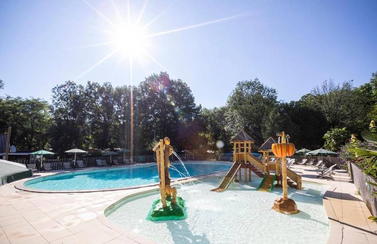 Location de vacances pour 5 personnes, avec terrasse et piscine, animaux acceptés à Beaulieu-sur-Dordogne - 2