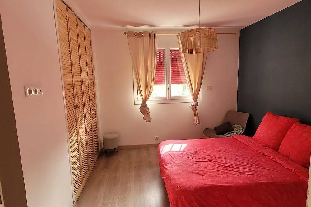 Appartement entier, Gîte avec piscine privée in Lunel-Viel, Côte méditerranéenne (France)