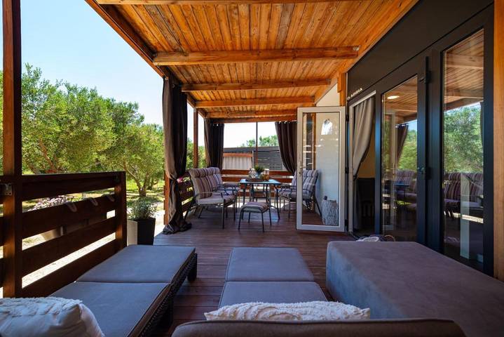 Camping pour 6 personnes, avec Terrasse ainsi que Jardin et Vue à Pakoštane - 3
