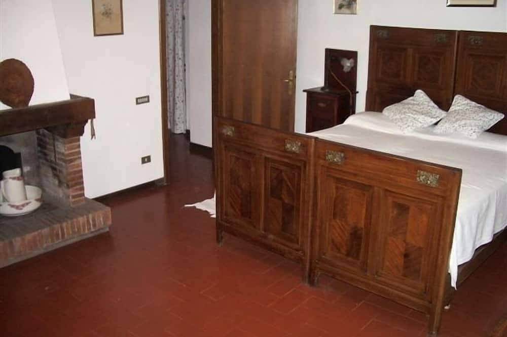 Ganze Wohnung, Liebevoll gepflegtes Bauernhaus, 17Jh, Il Giardino, 2-4 Personen, Panoramablick in Alberi, Florenz Provinz