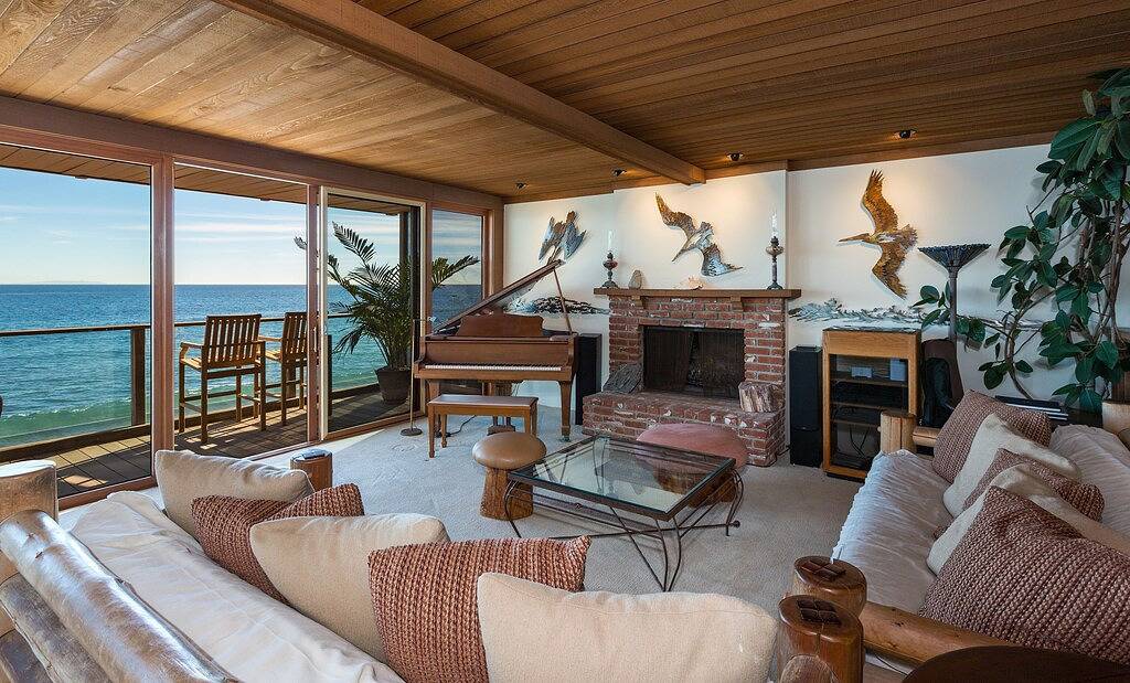 Fabelhaftes Malibu Strandhaus an einem trockenen Sandstrand in Malibu, Los Angeles County