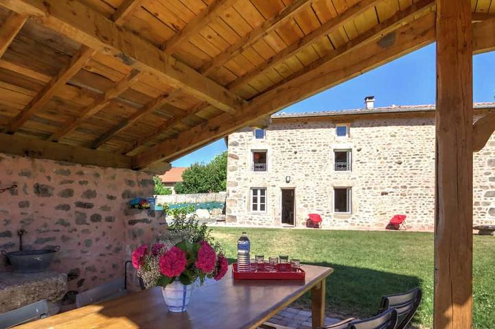 Gîte pour 10 personnes, avec jardin