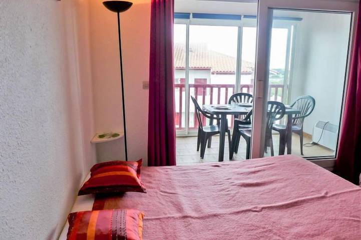 Gîte pour 4 personnes, avec piscine et jardin dans Plage de l'Uhabia - 3