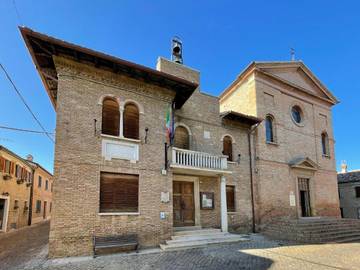 Gîte pour 8 personnes, avec jardin et balcon à Serrungarina