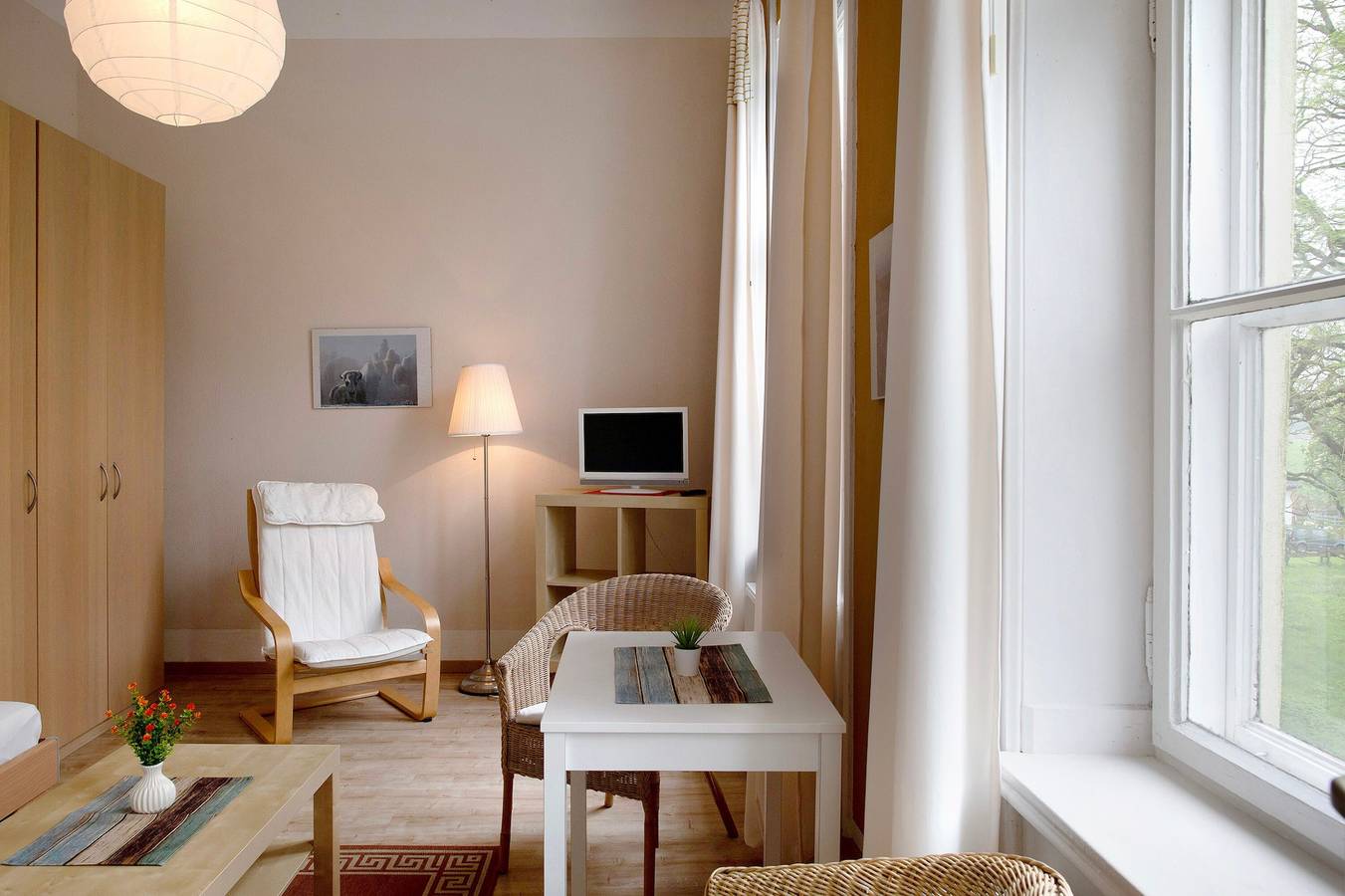 Ganzes Studio, Einzimmerapartment 'Ferienwohnung 3' mit gemeinsamer Terrasse, gemeinsamem Garten in Krakow am See, Mecklenburgische Seenplatte