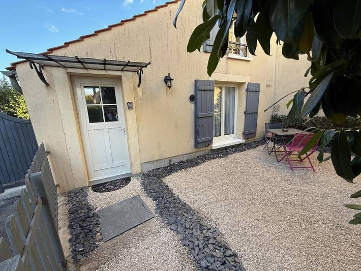 Maison de vacances pour 4 personnes, avec Jardin à Saint-Thibault-des-Vignes