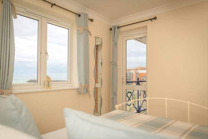 Appartement entier, Seaviews Sovereign Harbour - adults-only apartment with stunning water views in Eastbourne, Sussex Est