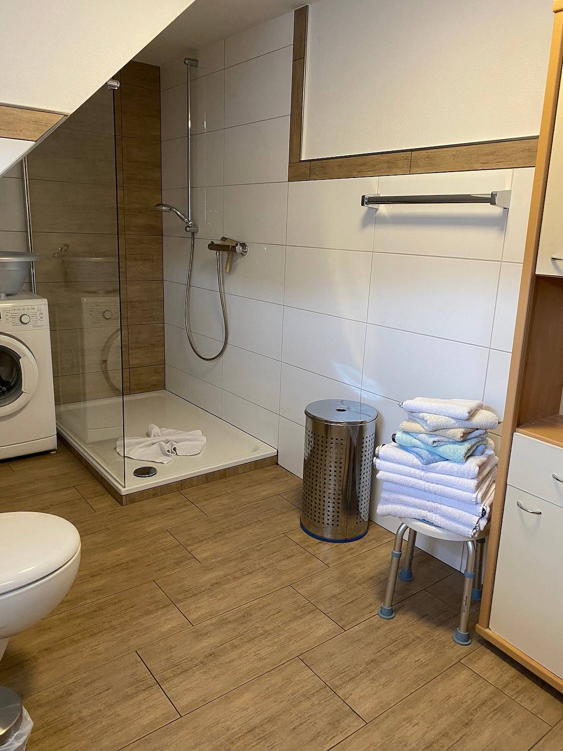 Ganze Wohnung, Apartment „Panorama“ mit Bergblick, Gemeinschaftsterrasse und Wlan in Lennestadt, Sauerland