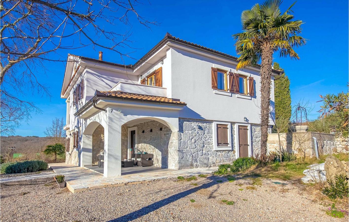 Charmant appartement 1 chambre avec piscine, parking et Wi-Fi près du centre-ville de Vrh in Ville de Krk, Krk