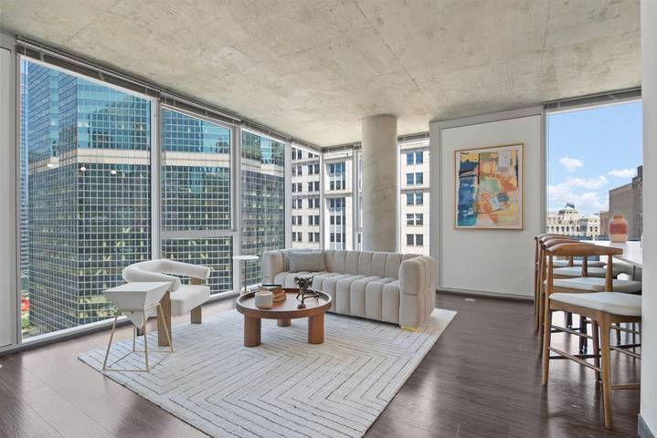 Holiday rental for 4 people, with pool and balcony as well as garden, child-friendly in Chicago