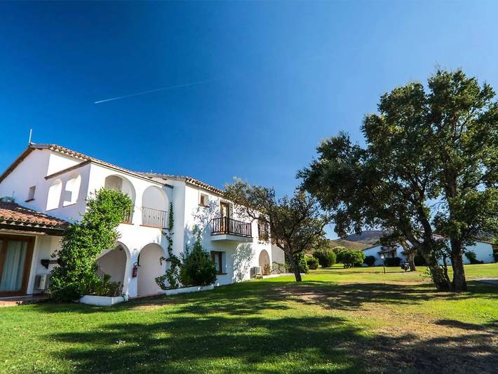 Ferienwohnung, mit Terrasse und Garten sowie Pool in Lu Miriacheddu - 2