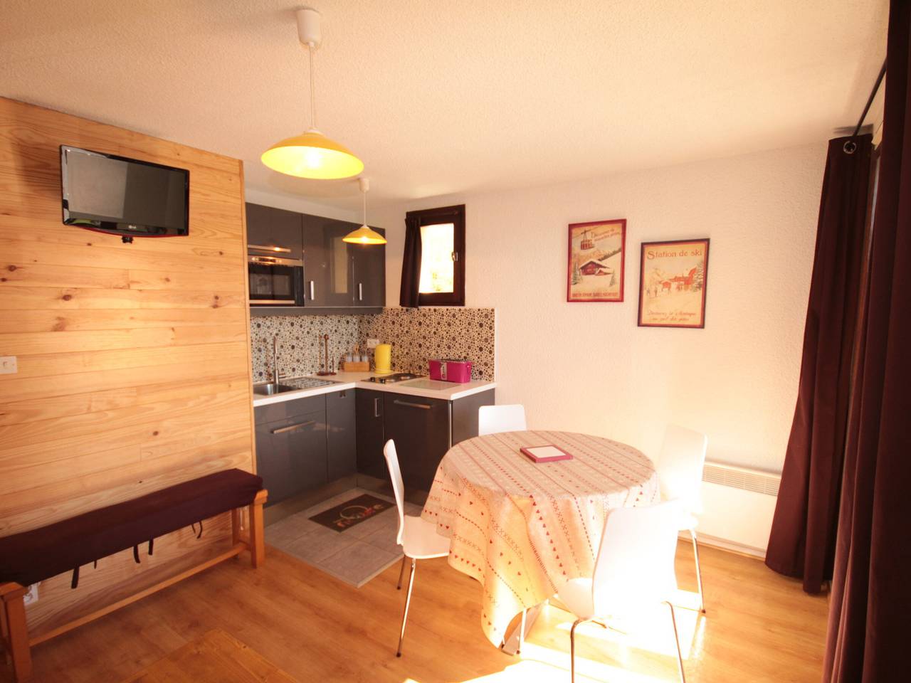 Ganzes Studio, Charmante 2. Etage Whg, 5 Pers, Balkon, Wifi, Skiraum, Les Saisies in Les Saisies, Albertville und Umgebung