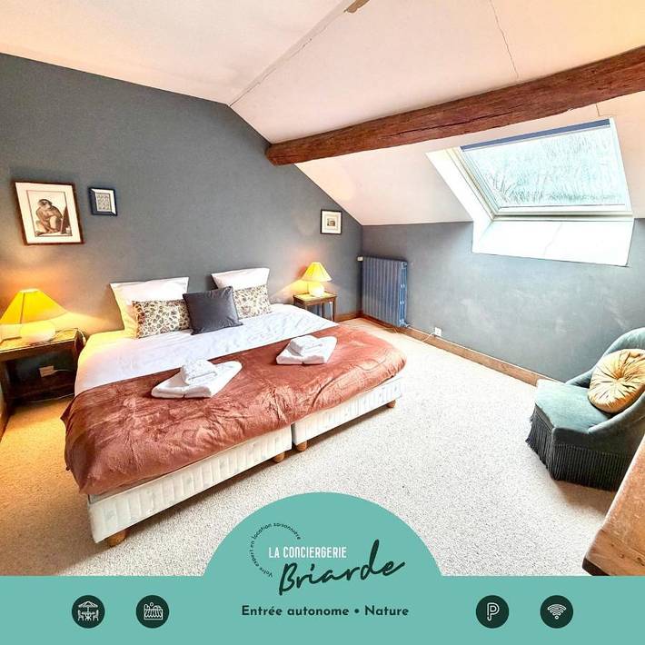 Location de vacances pour 10 personnes, avec Terrasse ainsi que Jardin et Vue à Gastins