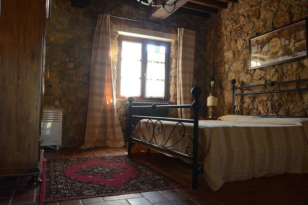 Podere La Marroneta (Tuscany Hills & private Pool) in Chianni, Etruskische Küste